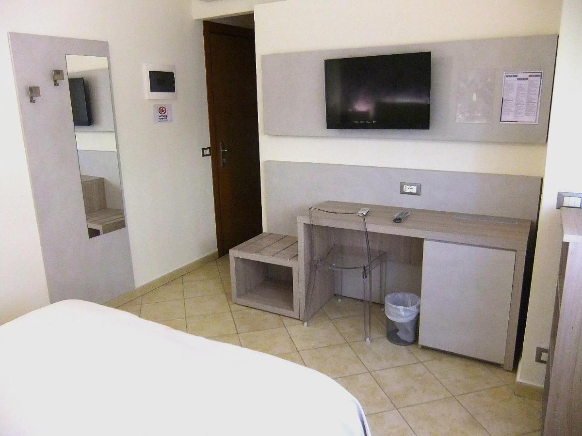 Hotel Kaly Ventimiglia Buitenkant foto