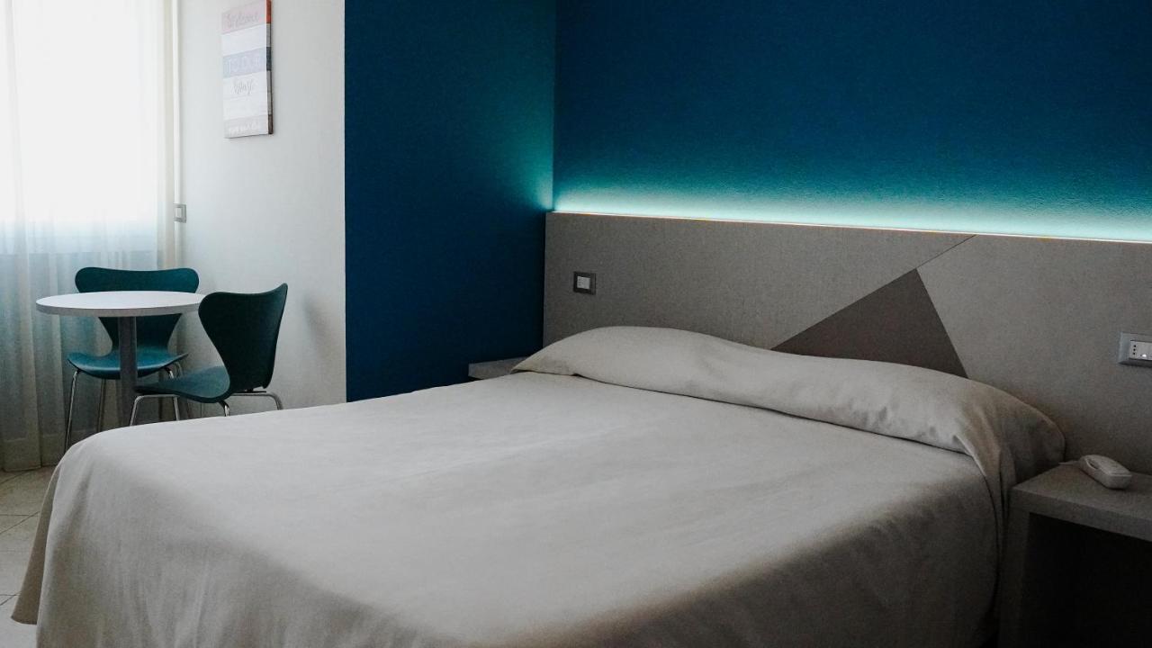 Hotel Kaly Ventimiglia Buitenkant foto
