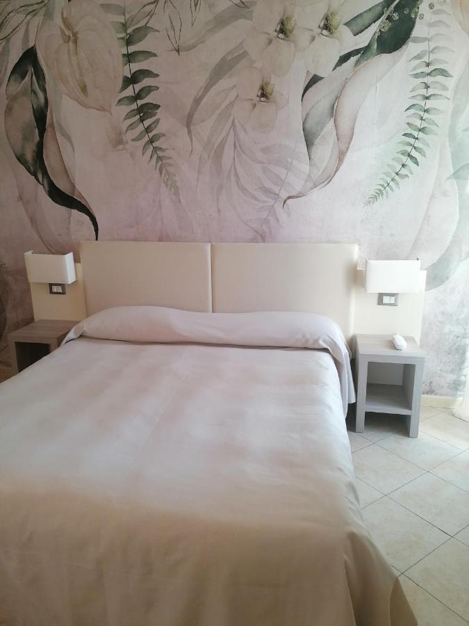 Hotel Kaly Ventimiglia Buitenkant foto