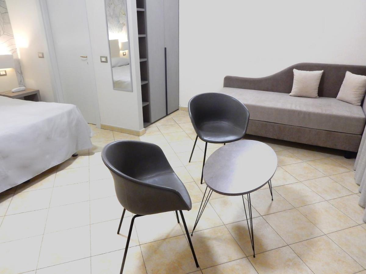 Hotel Kaly Ventimiglia Buitenkant foto