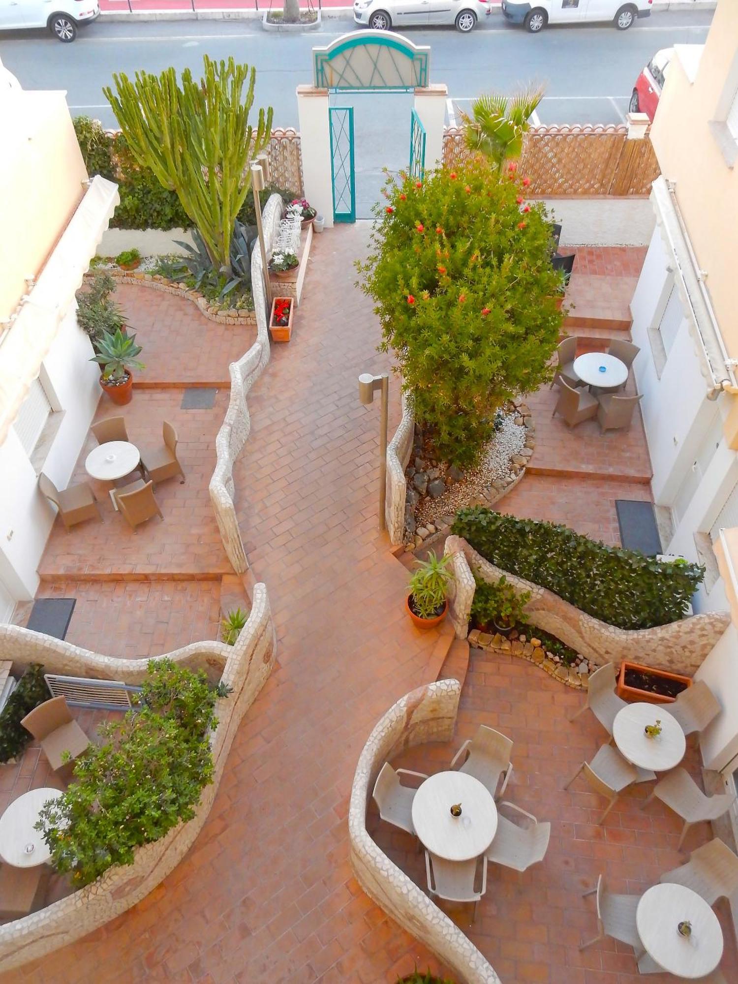 Hotel Kaly Ventimiglia Buitenkant foto