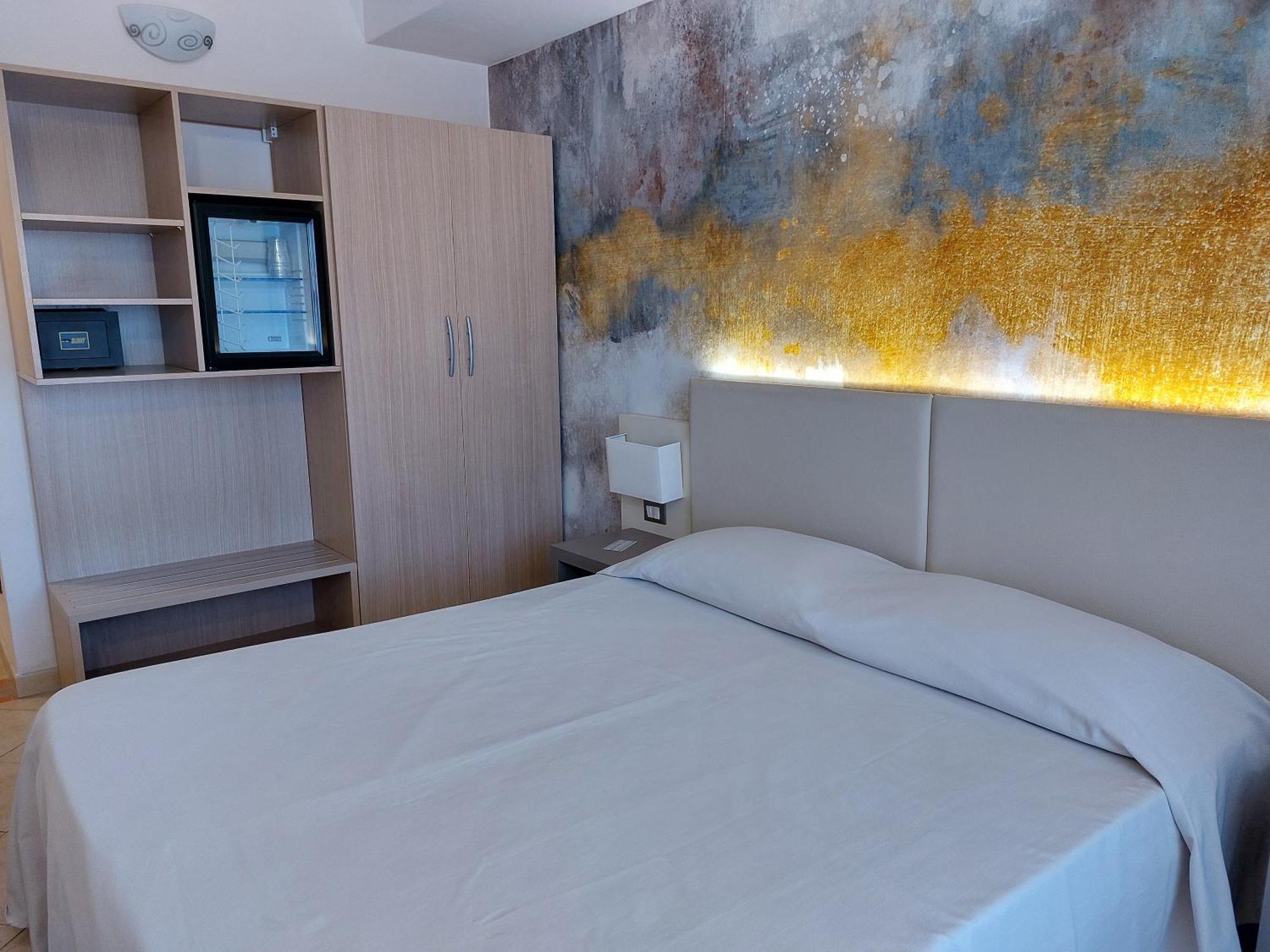 Hotel Kaly Ventimiglia Buitenkant foto