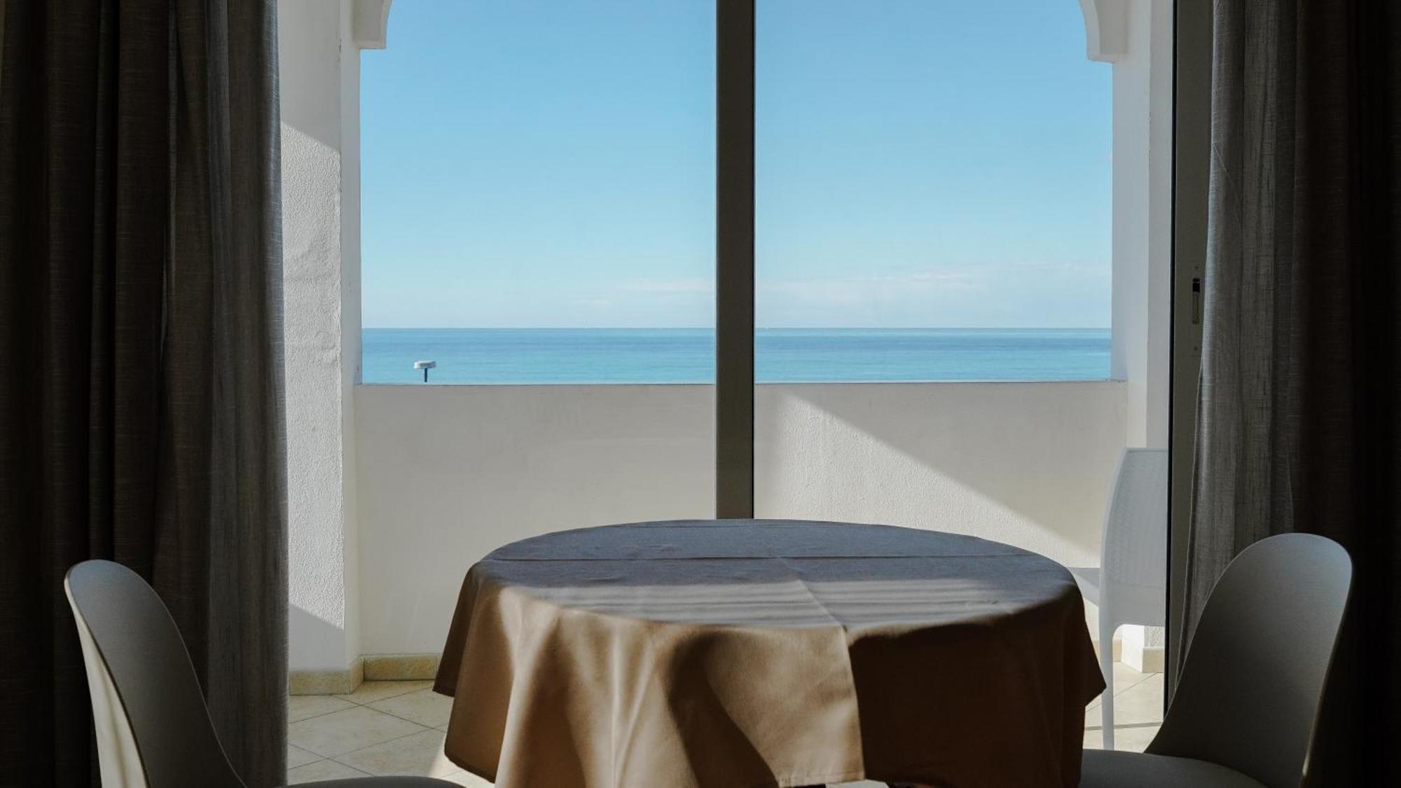 Hotel Kaly Ventimiglia Kamer foto