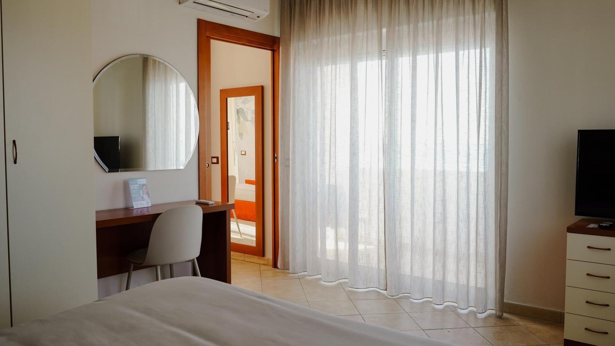 Hotel Kaly Ventimiglia Kamer foto
