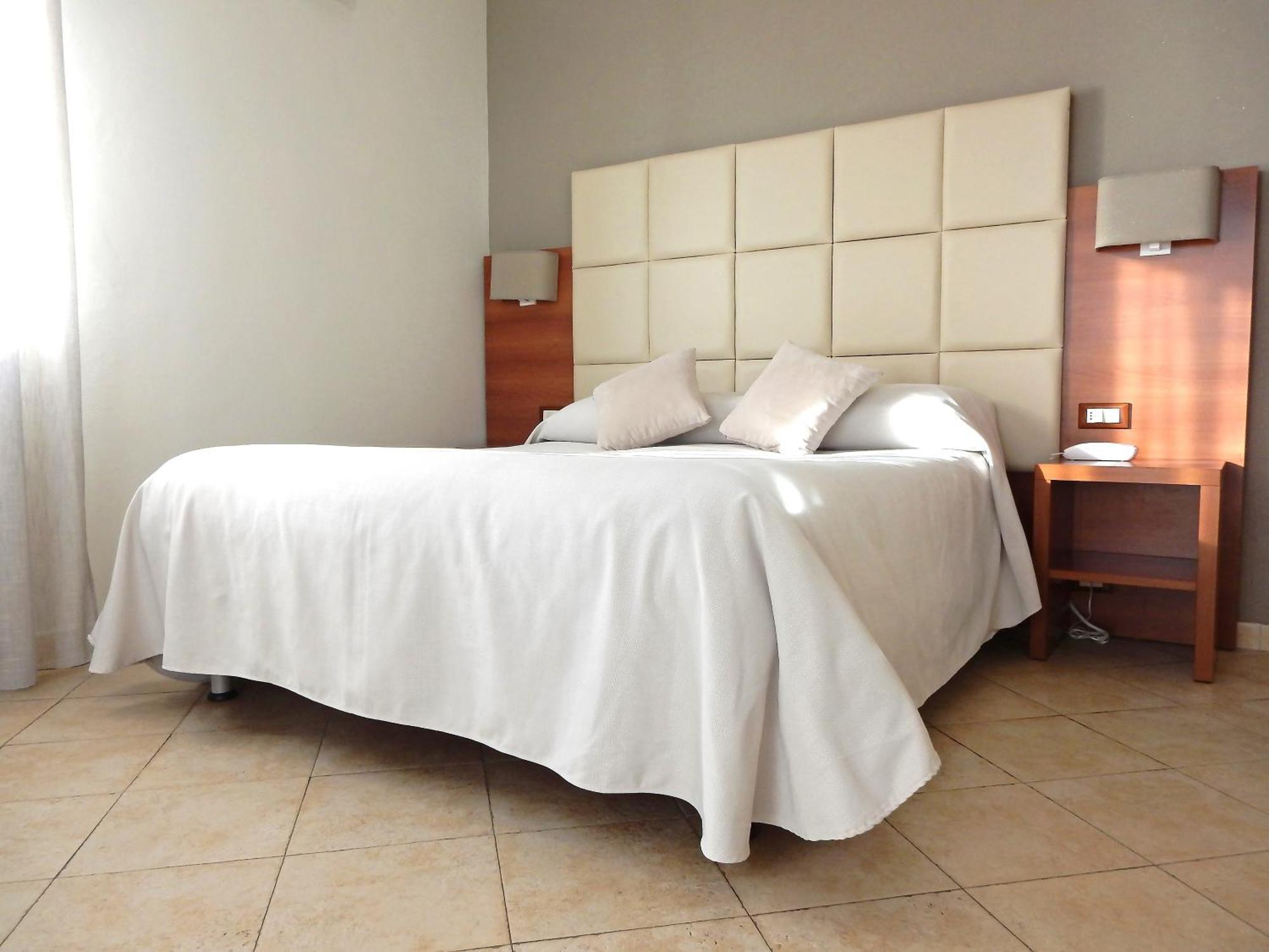 Hotel Kaly Ventimiglia Buitenkant foto