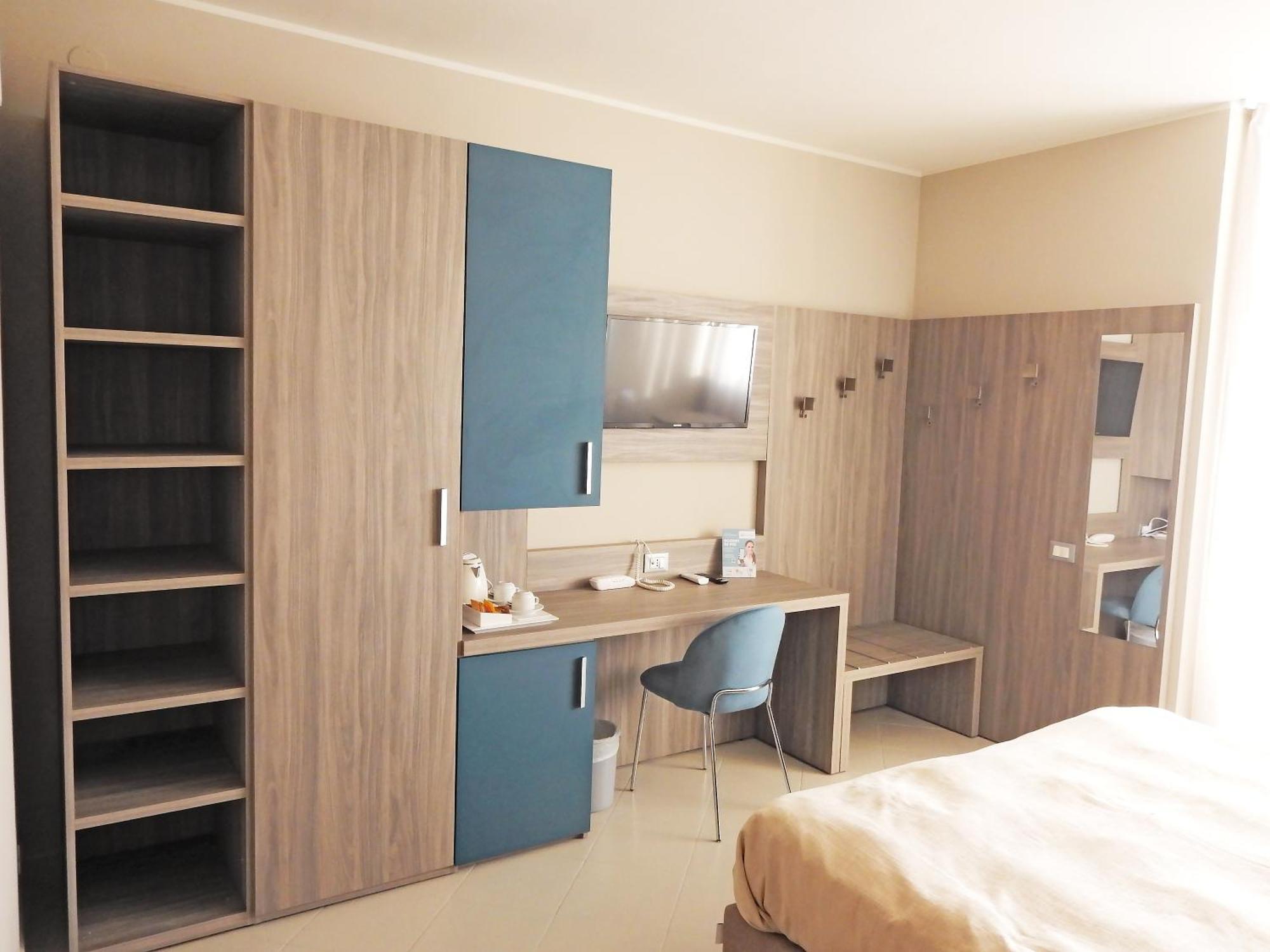 Hotel Kaly Ventimiglia Buitenkant foto
