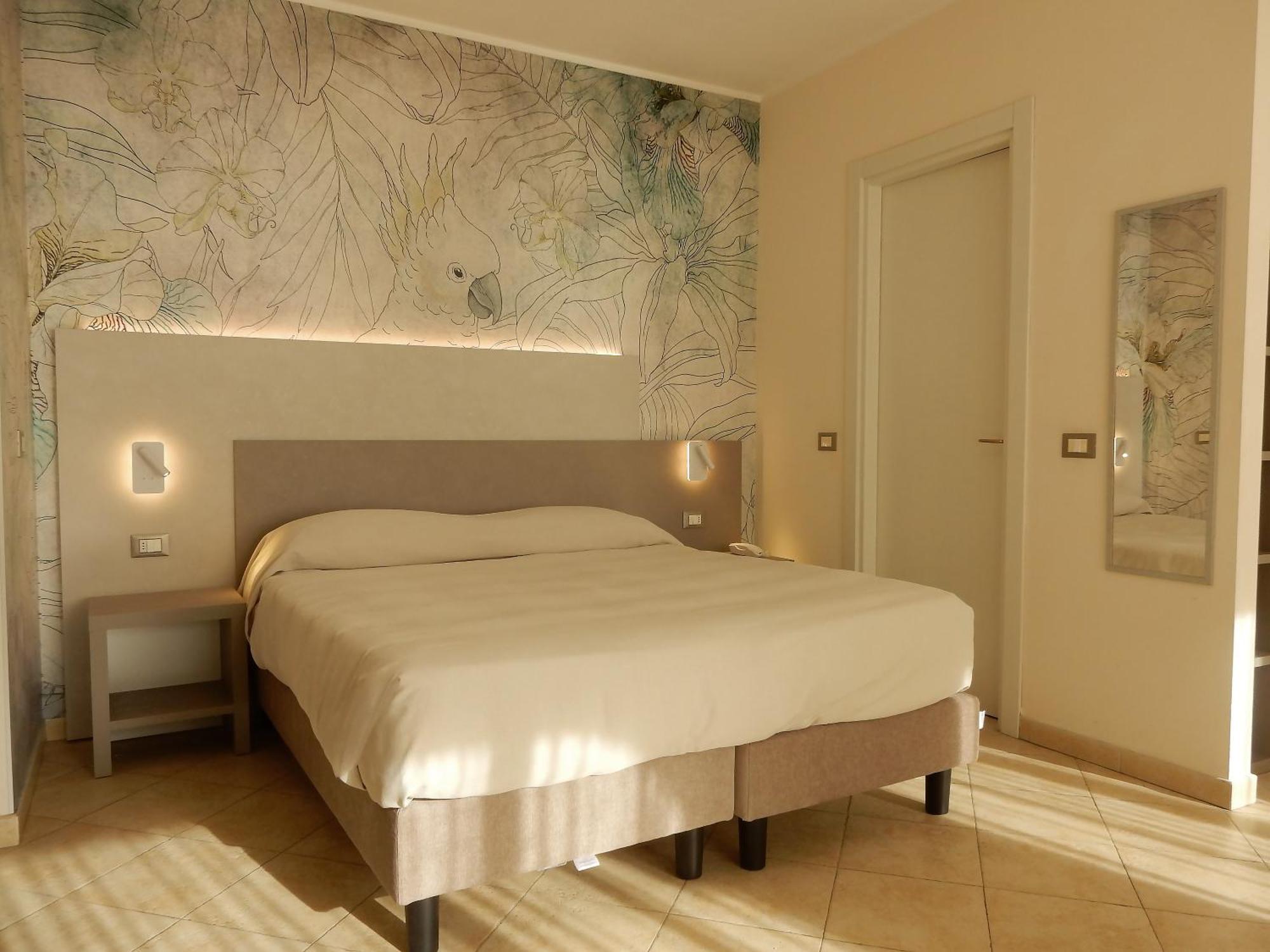 Hotel Kaly Ventimiglia Buitenkant foto