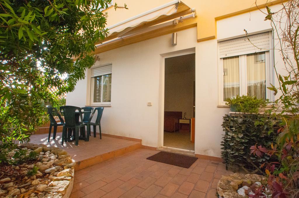 Hotel Kaly Ventimiglia Kamer foto